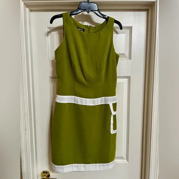 Metrostyle Olive Green and White Retro Sleeveless Dress - Picture 4 of 4